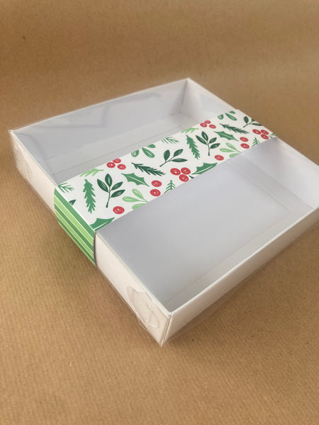 HOLLY & BERRIES CLEAR LID SQUARE BOX 155 X 155 X 30mm