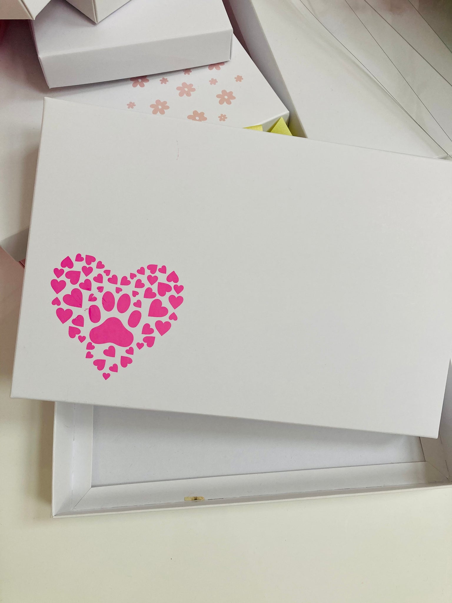 PINK PAW PRINT HEART SOLID WHITE LID GIFT BOX BLANK 240x155x30mm
