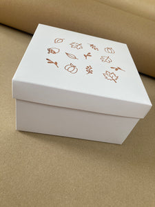 AUTUMN DESIGN HAMPER/GIFT BOX SOLID LID WHITE 155 x 155 x 90mm
