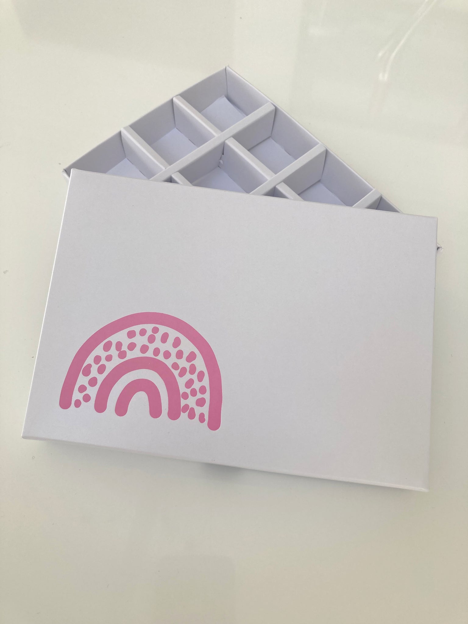 PINK RAINBOW WHITE LID 12 CAVITY INSERT BOX 168 X 115 X 26mm