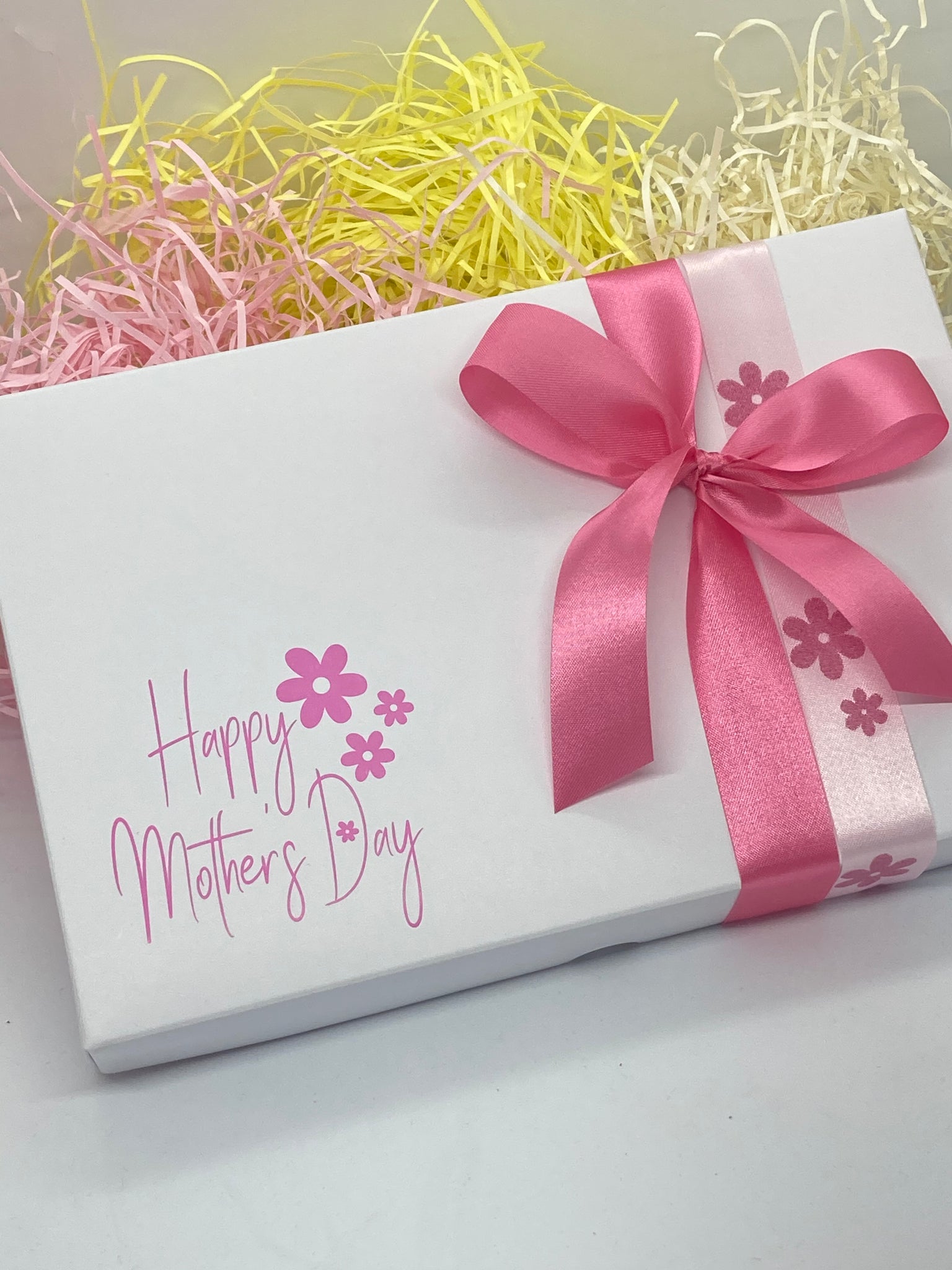 MOTHER’S DAY FLOWER SOLID WHITE LID GIFT BOX 240x155x30mm