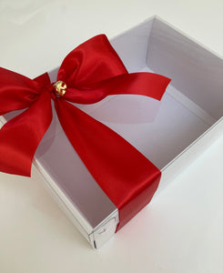 GIFT BOX WHITE BASE AND CLEAR LID 240 x 165 x 90mm