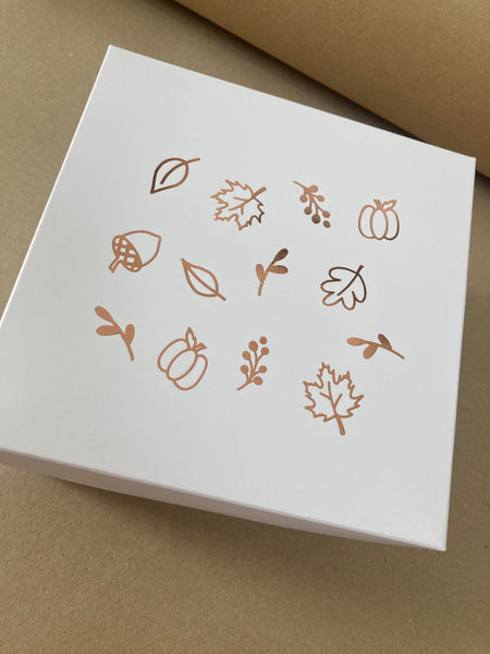 AUTUMN DESIGN HAMPER/GIFT BOX SOLID LID WHITE 155 x 155 x 90mm