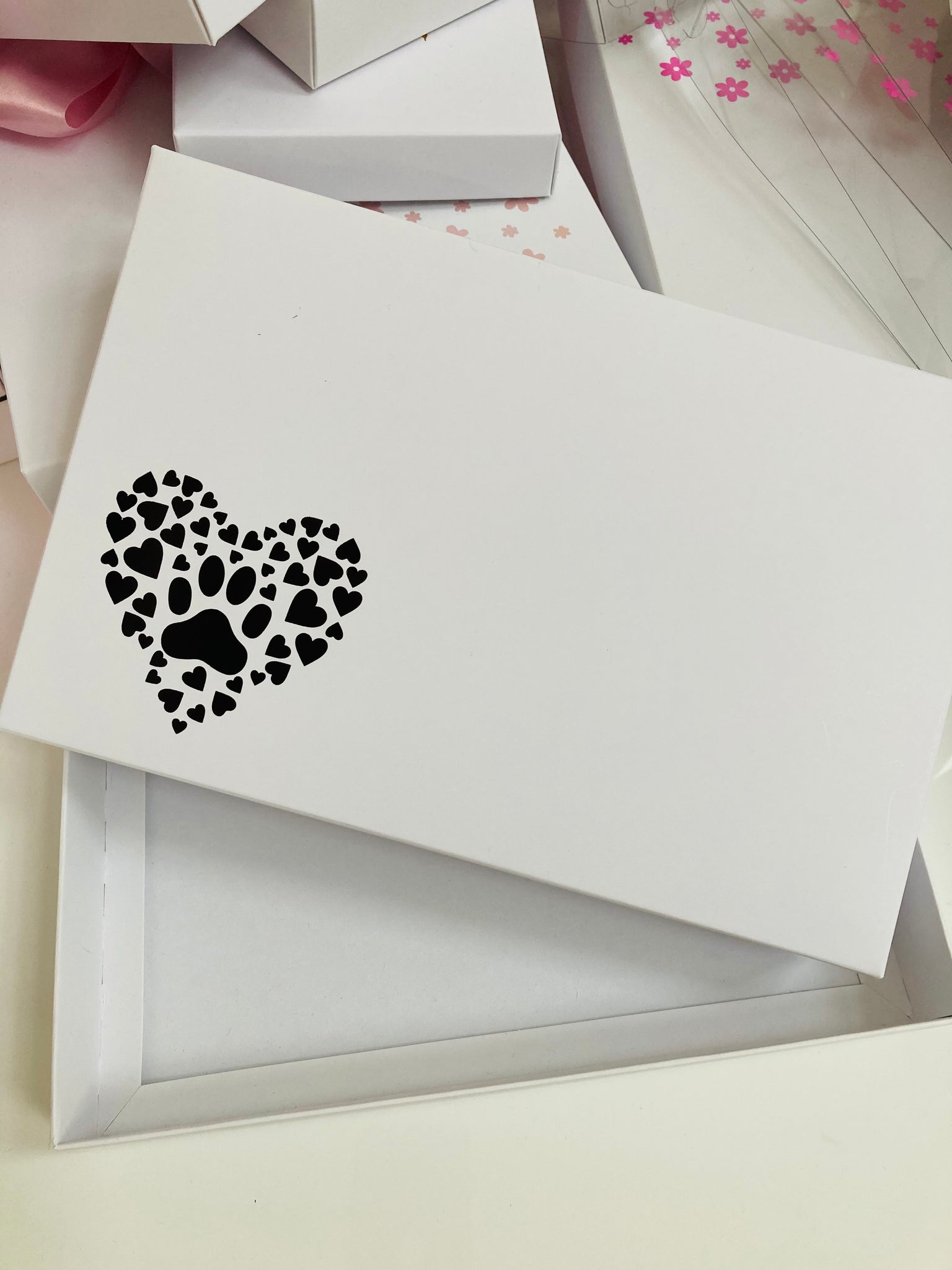 BLACK PAW PRINT HEART SOLID WHITE LID GIFT BOX BLANK 240x155x30mm