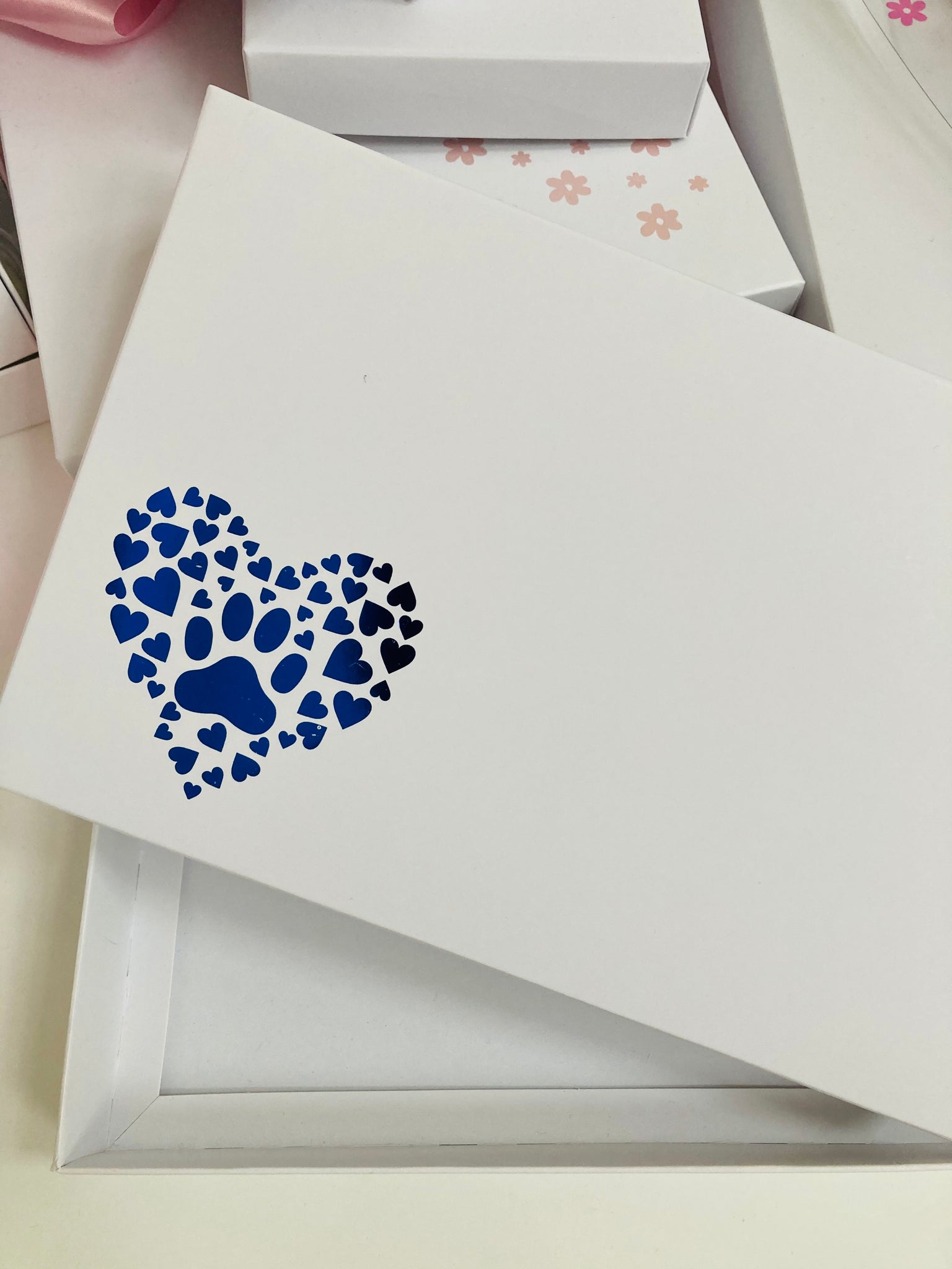 BLUE PAW PRINT HEART SOLID WHITE LID GIFT BOX BLANK 240x155x30mm